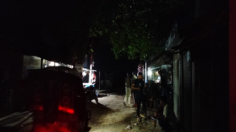 চাঁপাইনবাবগঞ্জে বেড়েছে লোডশেডিং,ক্ষোভ ও উদ্বেগ বাড়ছে মানুষের